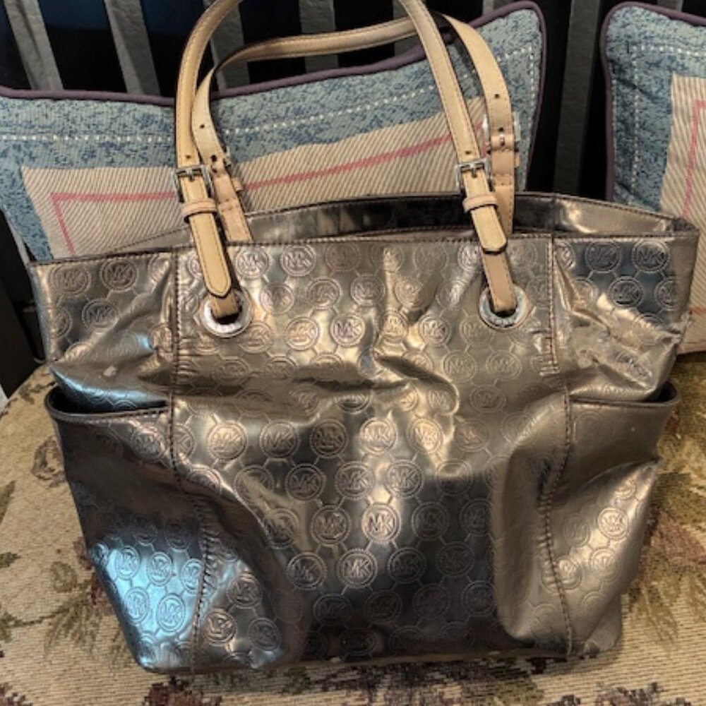 MICHAEL KORS large LOGO GUNMETAL Metallic TOTE Purse * Many POCKETS & Slots